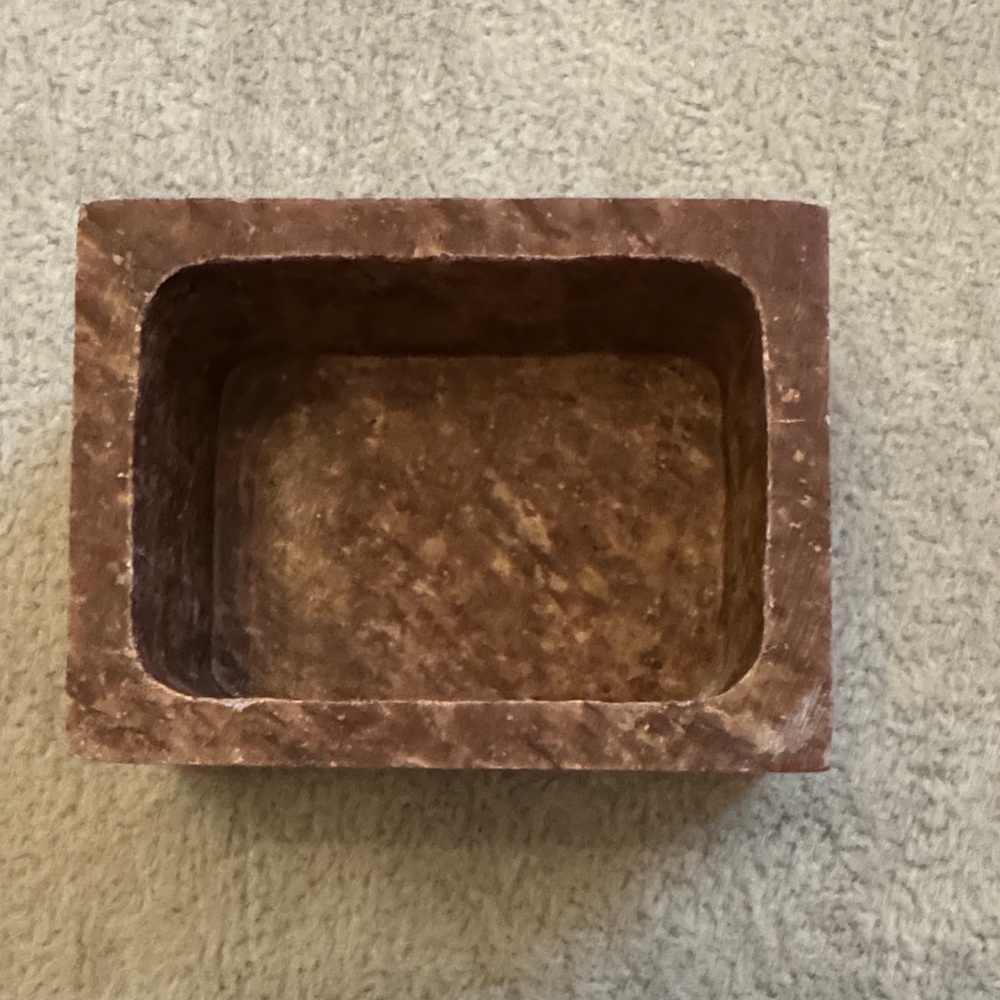 Vintage! Soapstone/Marble Trinket Box with Floral Inlay - Picture 5 of 15